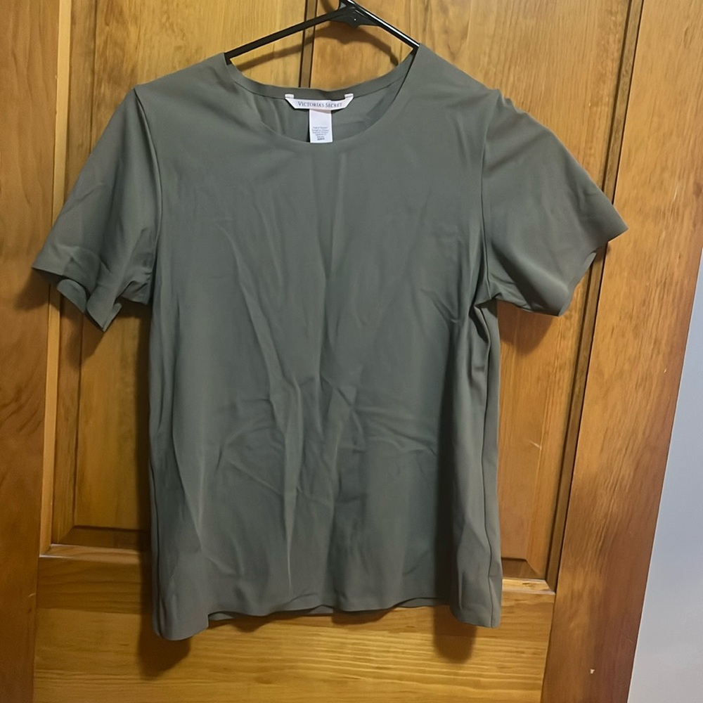 Army green tight top Tee